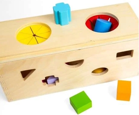 Bigjigs Toys Drevená tajomná krabička na vkladanie a triedenie tvarov