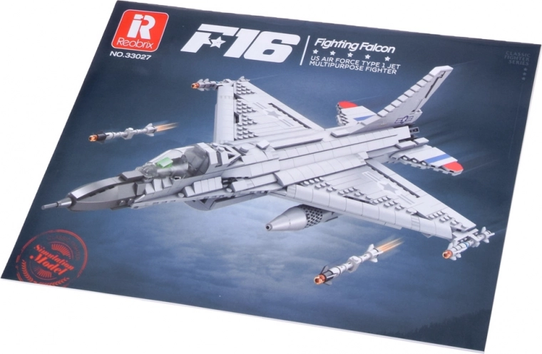 Stojan na vystavenie a vymeniteľná výzbroj