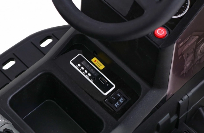 Titanový traktor s prívesom čierny
