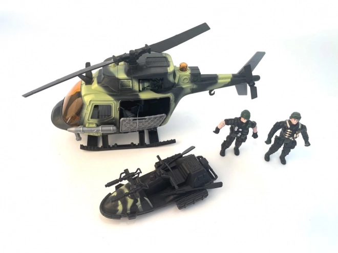 Vojenská helikoptéra s úložným priestorom
