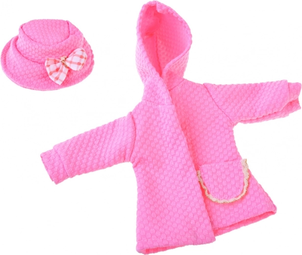 Hrejivý kabátik a jemné pančušky