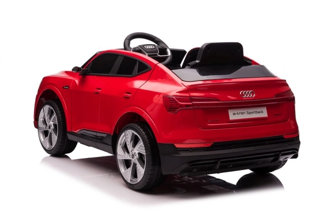 Auto na akumulátor Audi E-Tron červené
