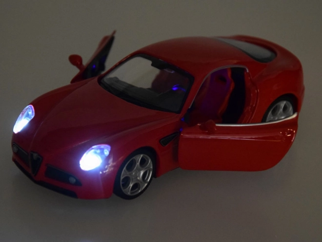 Model auta Alfa Romeo 8C Competizione 1:32 s efektmi