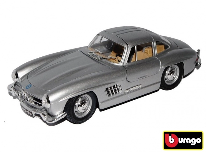 Bburago 1:24 Mercedes Benz 300SL strieborný 18-22023