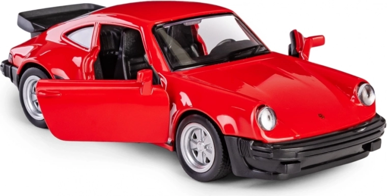 Otváracie dvere a detailný interiér