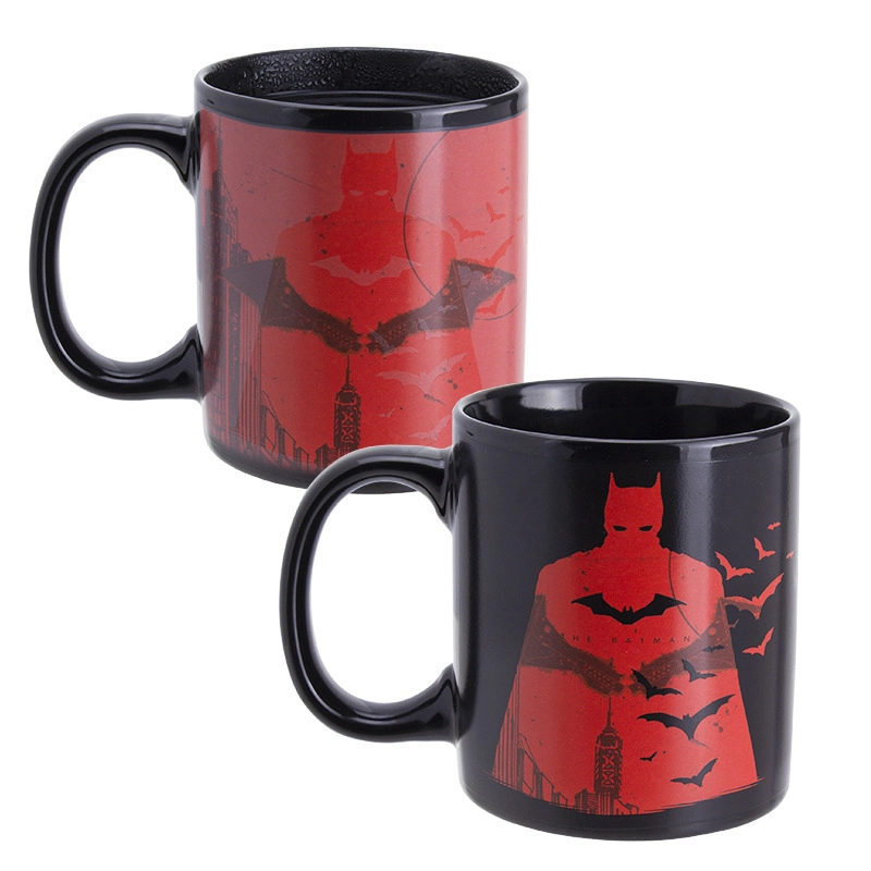 E-shop Paladone Hrnek Batman & Batmobile měnící se 300 ml