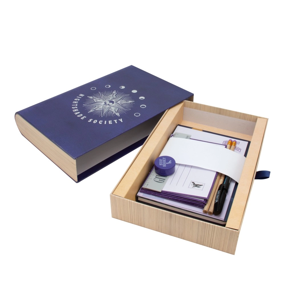 E-shop Darčekový box Wednesday so suvenírmi