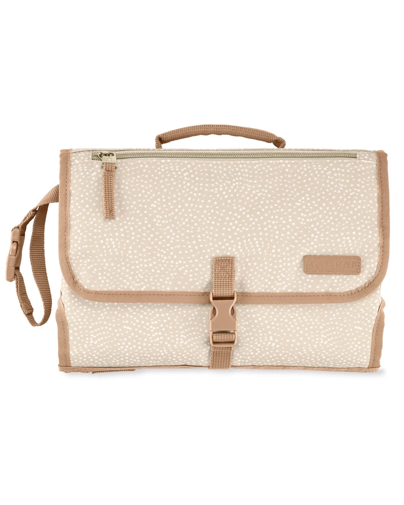 E-shop Cestovná prebaľovacia sada 2v1 PRONTO Beige Swirl Dot od SKIP HOP