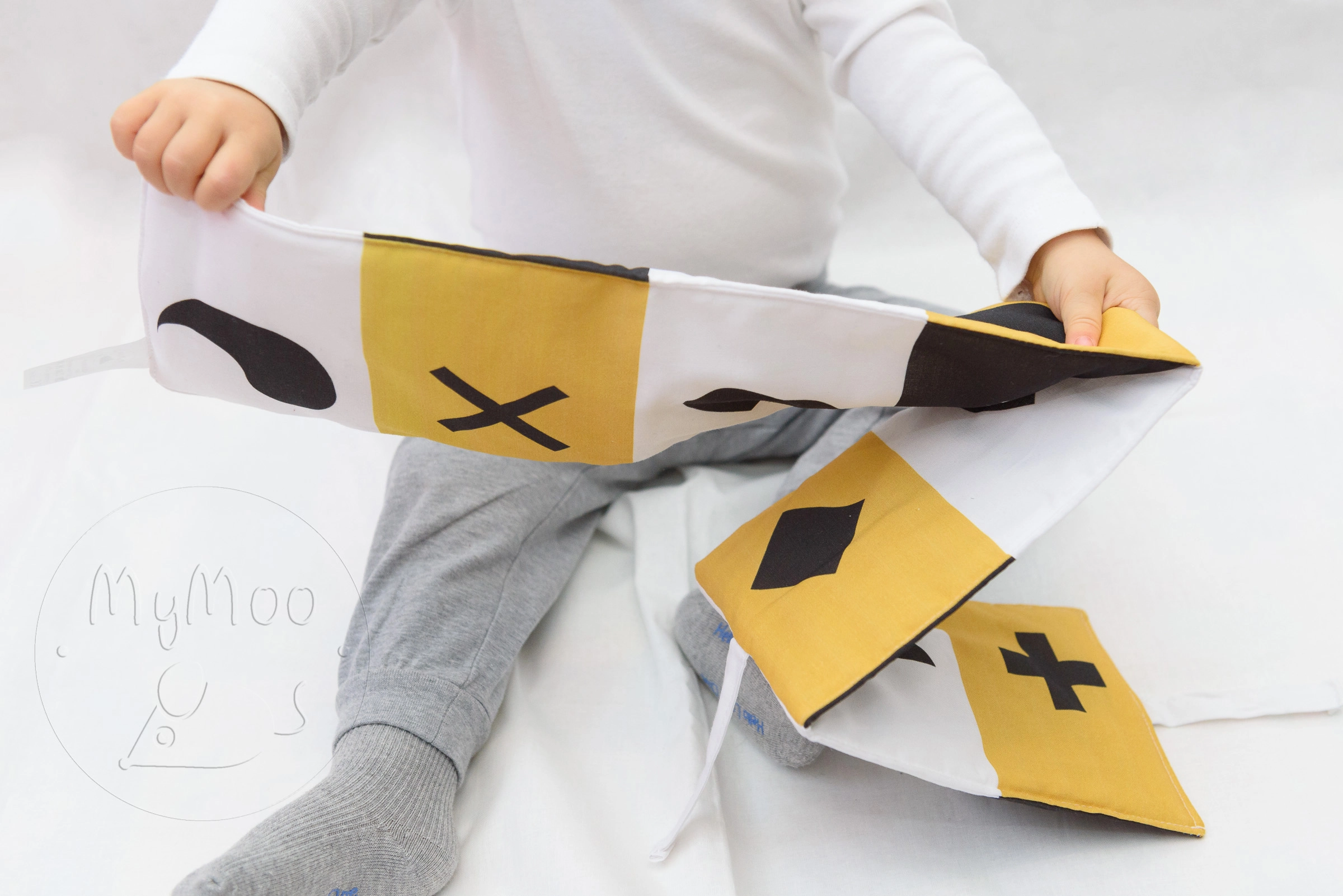 E-shop Montessori MyMoo textilné leporelo kontrastné žlté