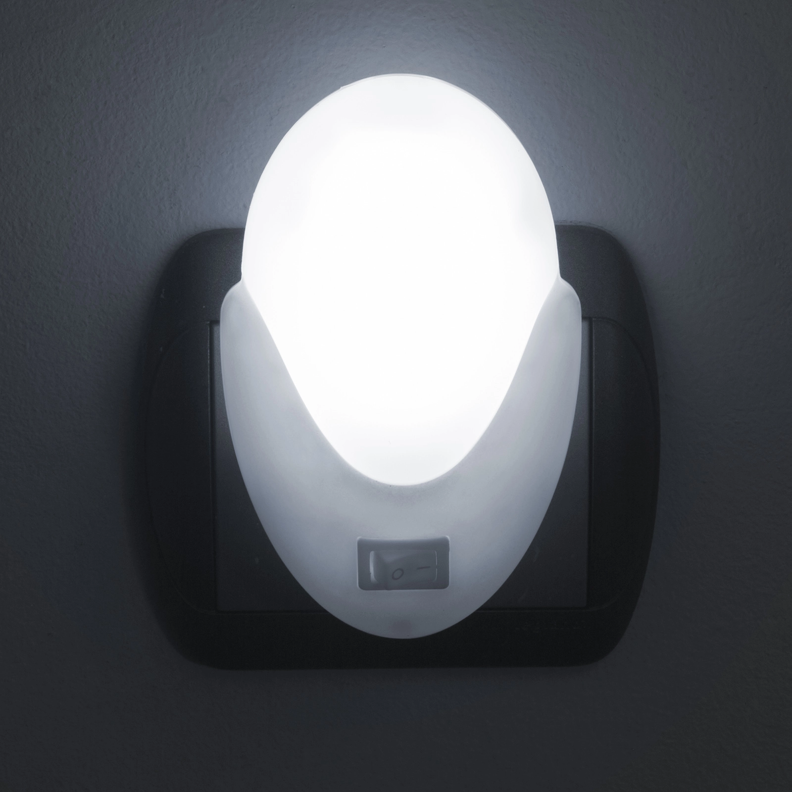 LED nočné svetlo Phenom s vypínačom