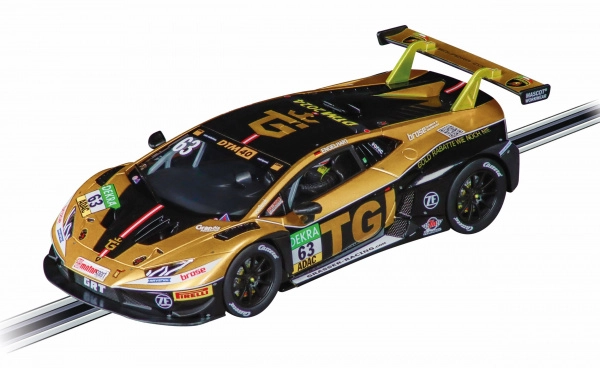 carrera evolution lamborghini huracán gt3 závodné auto na autodráhu 1:32