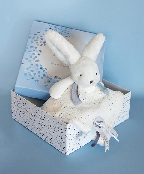 E-shop Doudou et Compagnie Paris dárková sada modrá králíček s čtvercovou dečkou 25 cm