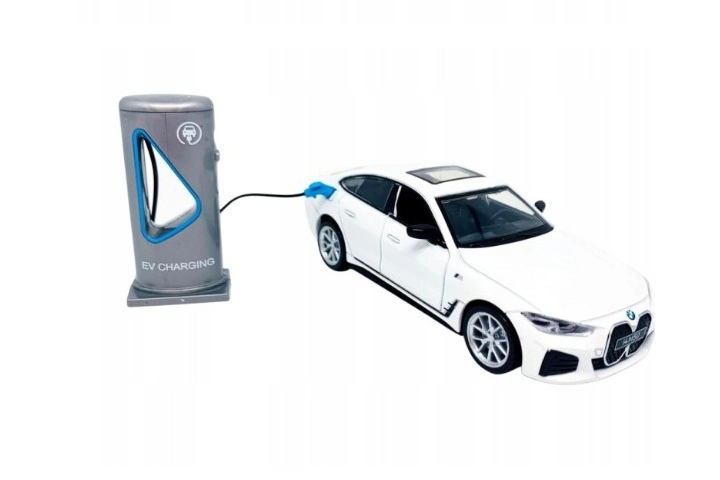 MSZ elektrický model BMW i4 M50 biely