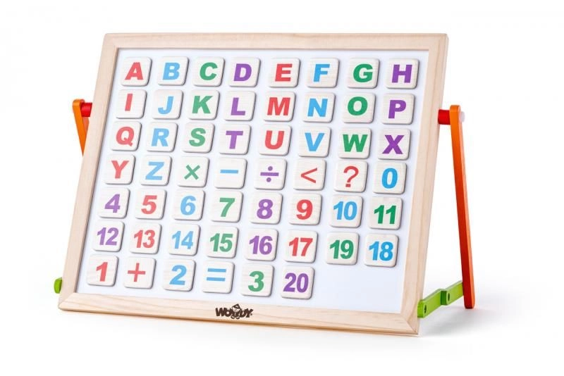 Woody magnetická tabulka s ABC na stůl