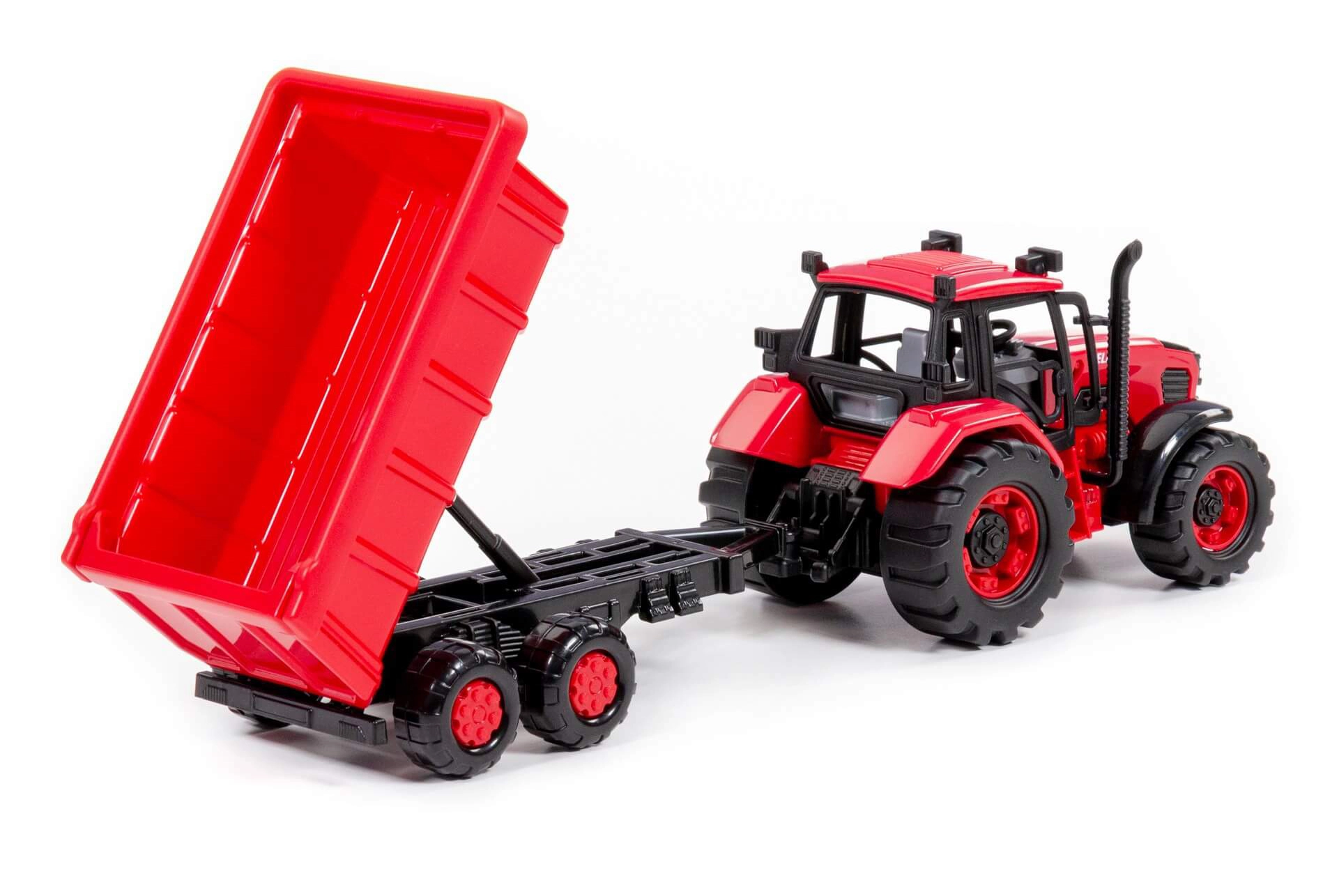 Traktor Belarus s prívesom