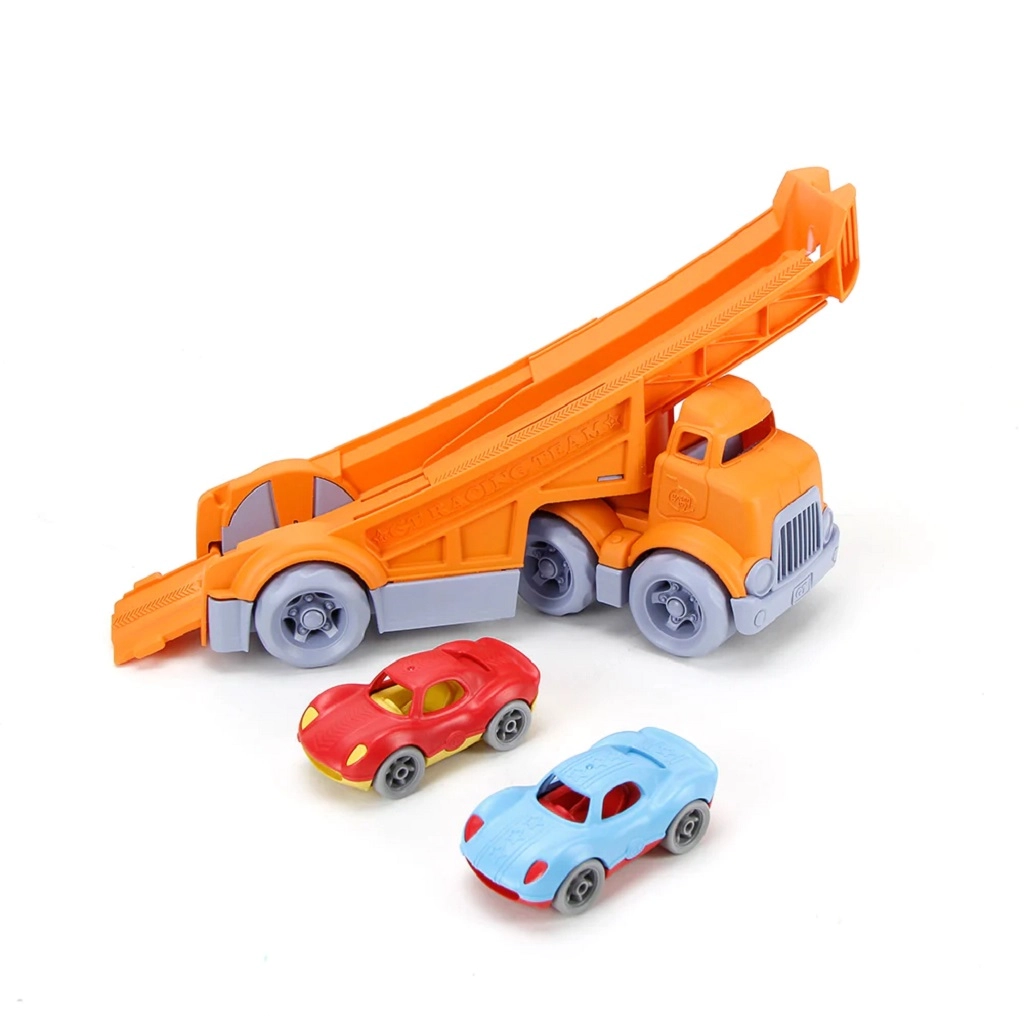 E-shop Green toys nákladný ťahač s 2 pretekárskymi autami