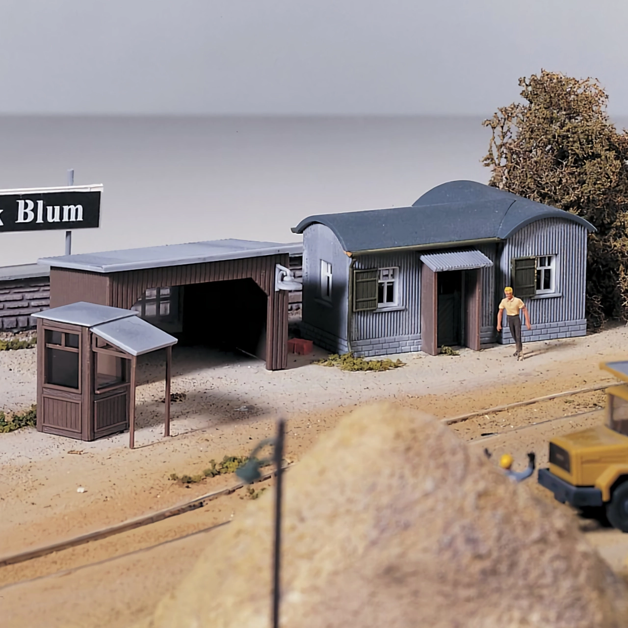 Piko Authentic Edition obchodná kancelária pieskovne E. Blum, stavebnica H0