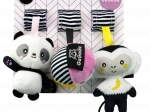 Závesná kontrastná plyšová hračka - opička, panda, lopta