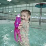 Ružová hračka do vody Squiddy