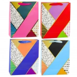 Papierová darčeková taška s geometrickými vzormi 32 × 26 × 12 cm