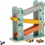 Závodná dráha s tromi drevenými autíčkami