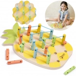 Drevená navliekacia hračka Ananás Classic World