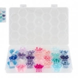 Plastové farebné korálky so šnúrkou v krabičke