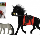 Hračka kôň so sedlom a žriebäťom