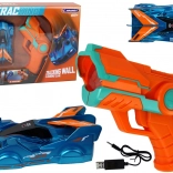 Modré Auto Lezúce Po Stene Na Laser