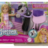 Barbie Chelsea na poníkovi – jazdecký herný set s helmou