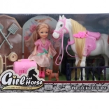 Bábika a koník s doplnkami