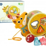 Drevený ťahací lišiak so sortérom tvarov a korálkovým labyrintom