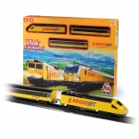 Vlak RegioJet MINI na batérie – žltá lokomotíva s vozňami a koľajiskom