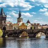 Česká kolekcia: Praha – pohľad na Karlov most, puzzle 1000 dielikov RAVENSBURGER