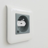 Ochrana elektrickej zásuvky biela