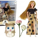 Látková bábika Emily s mačiatkom a ružami, dlhé vlasy