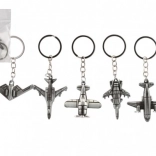 Kovový prívesok na kľúče v tvare lietadla 5–6 cm, mix dizajnov