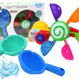 Otočná hračka do kúpeľa s farebnými miskami a dvoma lyžicami