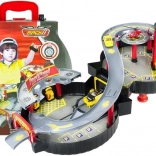 Dvojposchodové parkovisko pre autá v kufríku v tvare kolesa