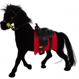 zamatová figúrka čierneho koňa s červenou podsedlovou dečkou a sedlom