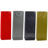 Darčeková taška na fľašu s reliéfnymi nápismi 35 × 12 × 9 cm