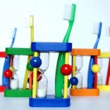 Stojan na zubnú kefku s presýpacími hodinami HESS