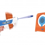 Pistole s penovými nábojmi a terčom