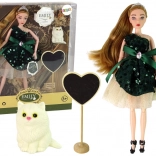 Bábika Emily s bielym mačiatkom a dreveným srdcom