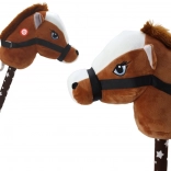 Pluszová konská hlava na palici tmavohnedá so zvukmi