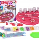 kreatívna sada na výrobu náramkov s kamienkami v srdiečkovom organizéri