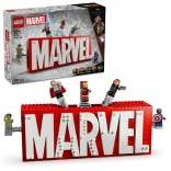 lego marvel – logo MARVEL s minifigúrkami