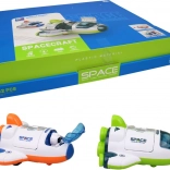 Vesmírna raketa s otváracími dverami na zotrvačník