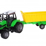 Veľký traktor s vlečkou