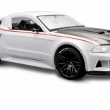 Kompozitný model Ford Mustang Street Racer 1:24 biely